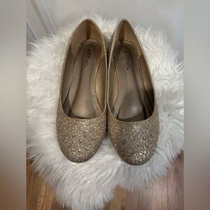 Hot Cakes Sparkling Gold Flats size 8W
